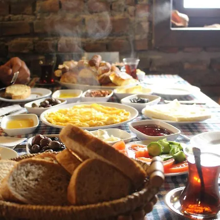 Tirilyenarçiçeğibutikotel Motel para Casais Burgaz