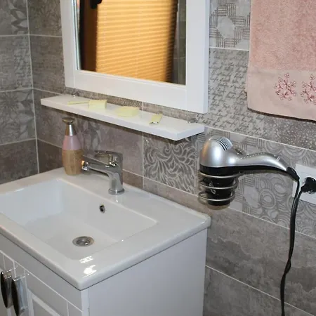 Tirilyenarçiçeğibutikotel Motel para Casais