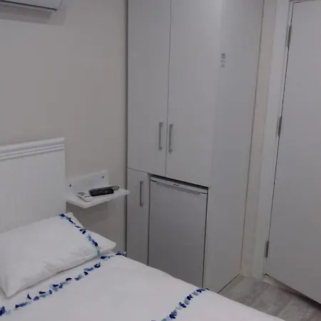 Motel para Casais Tirilyenarçiçeğibutikotel Burgaz