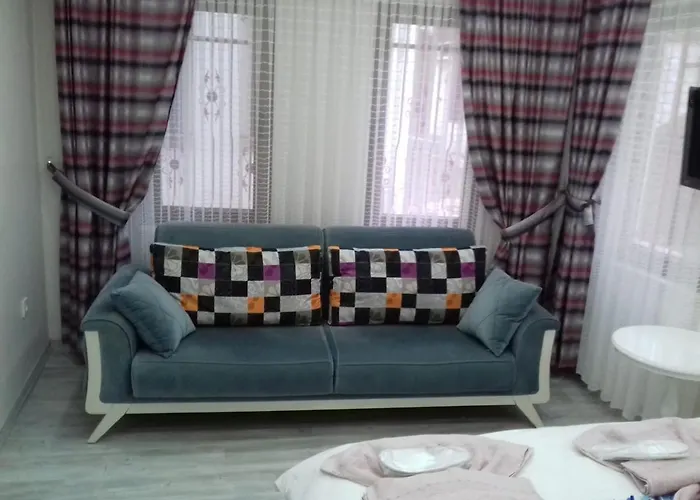 Love hotel Tirilyenarcicegibutikotel